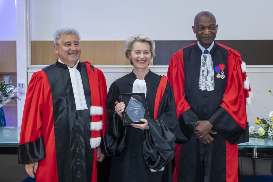 Cérémonie de remise du DHC à Ursula von der Leyen