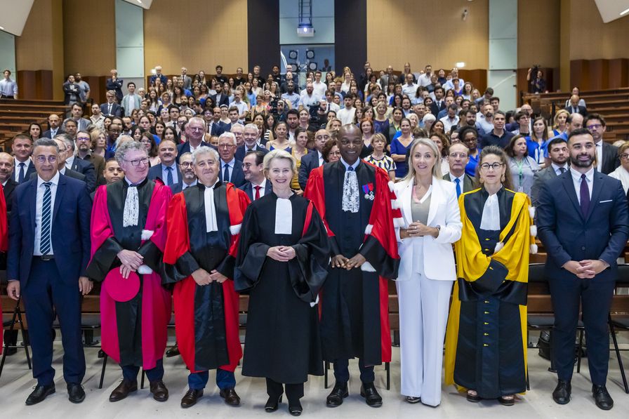 Cérémonie de remise du DHC à Ursula von der Leyen