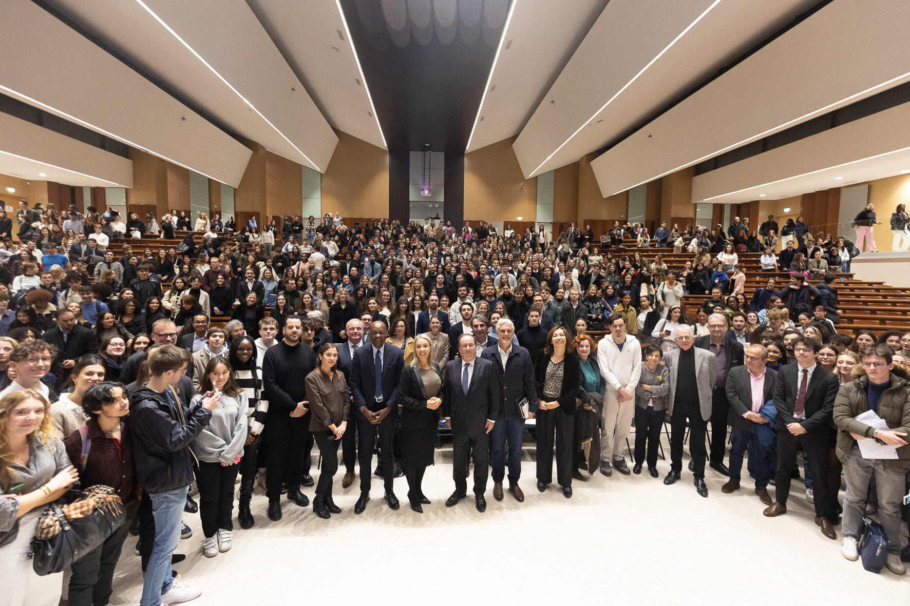 Conférence François Hollande 13 novembre 2023