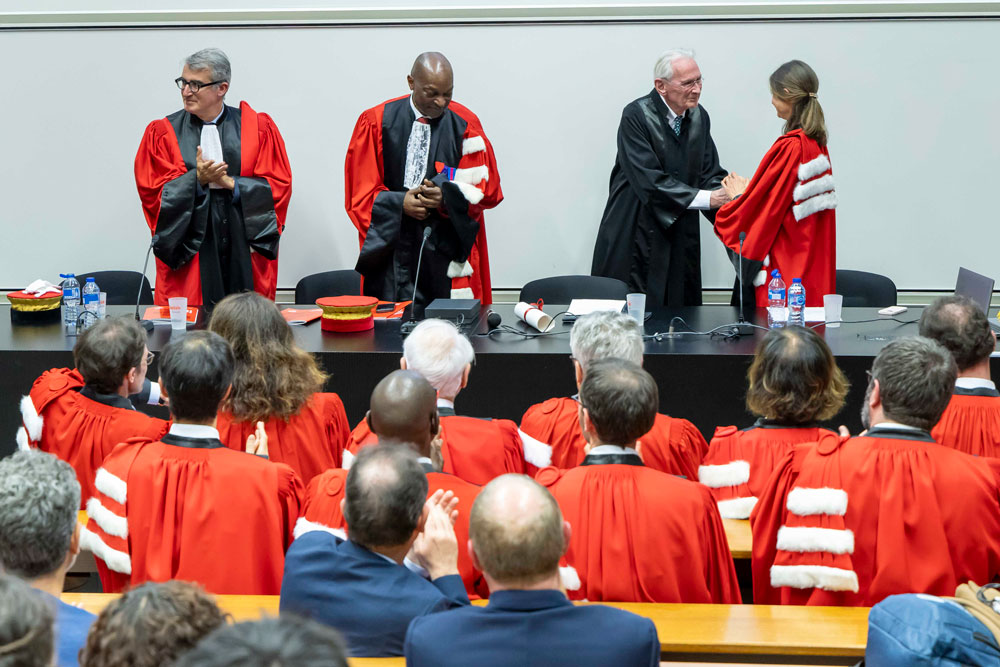 Cérémonie de remise du DHC à Dieter Grimm