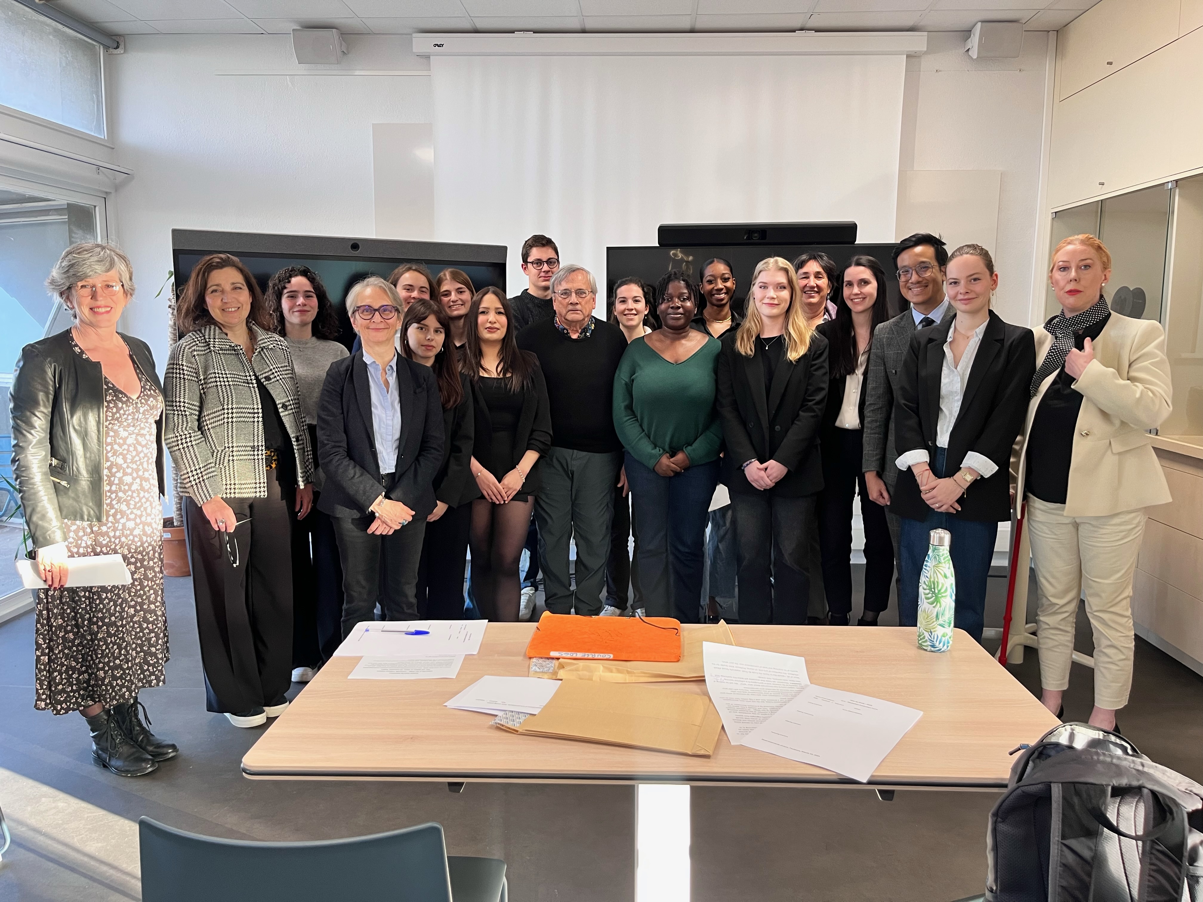photo de groupe - concours de médiation