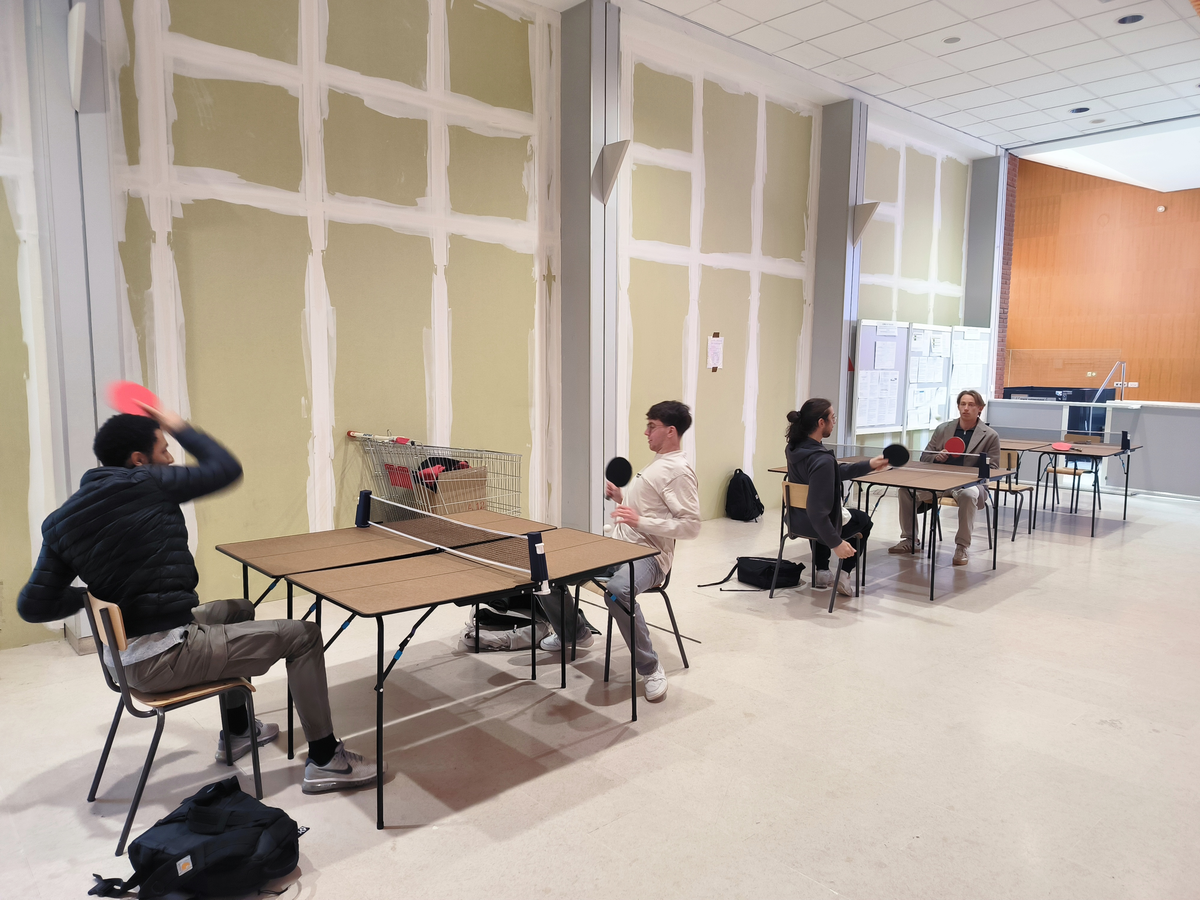Tennis de table handisport dans le Grand Hall de l'Arsenal