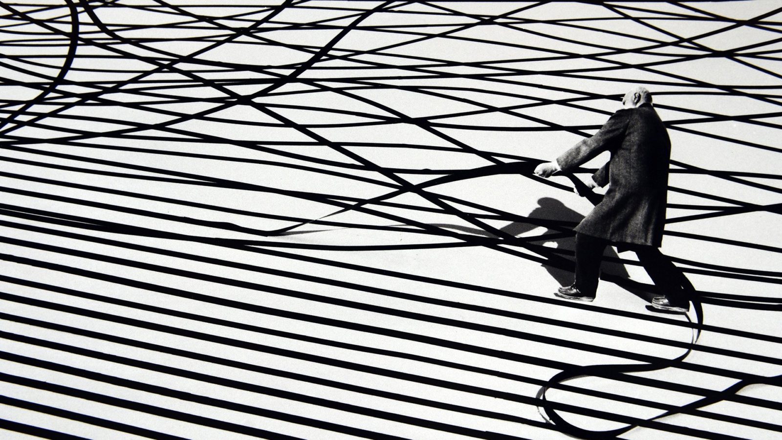 Exposition : Ouvrir les yeux - Les Abattoirs - Gilbert Garcin, "Changer le Monde", s.d., tirage baryté, 40 x 50 cm, Collection Galerie du Château d'Eau, Toulouse